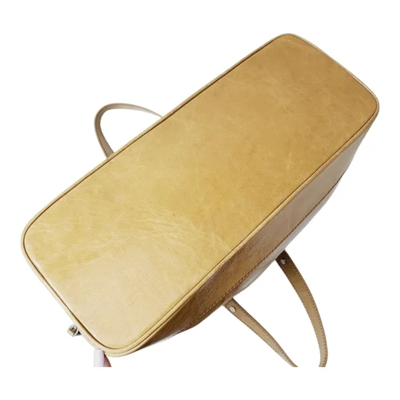 CELINE Wrinkled Patent Leather Handbag Shoulder Bag Beige Tan Tote Triomphe - Picture 6 of 16